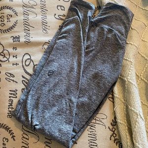 Ptula Heather Gray Bare leggings.